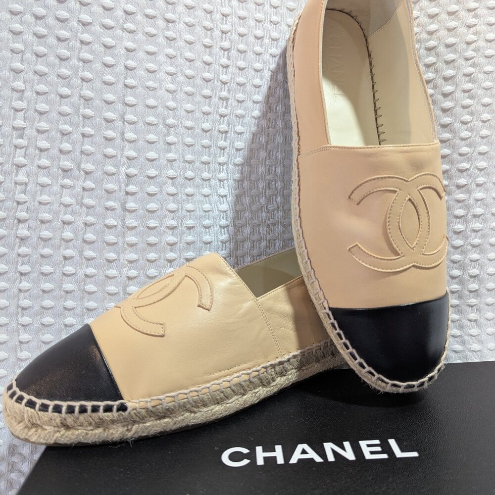 Authentic Chanel Espadrilles Beige & Black Lambskin Leather Size 11